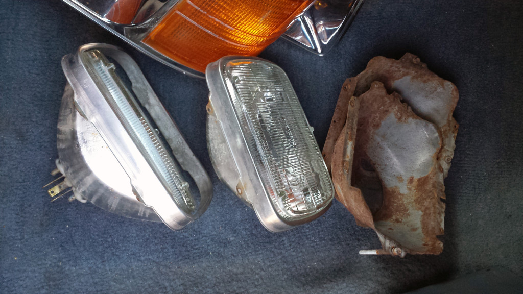 This is the mess of headlights, bezels and other pieces 